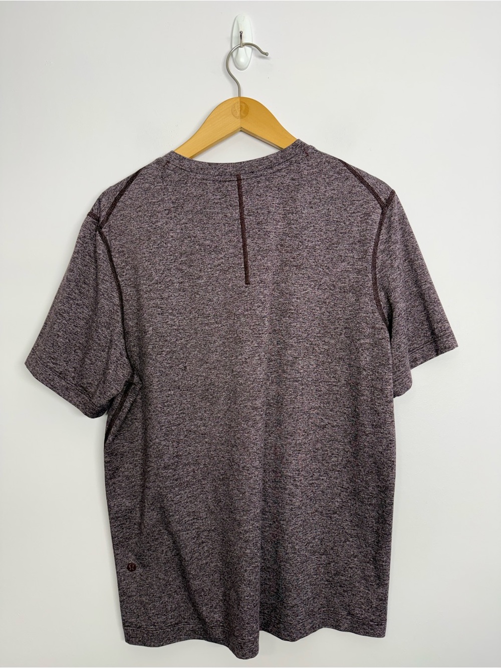 111: Lululemon Soft Jersey Short Sleeve Tee Heathered Purple Size Medium - Picture 3 of 4